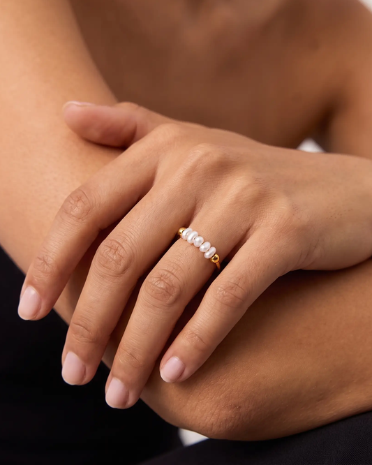 Mini Pearl Line Ring