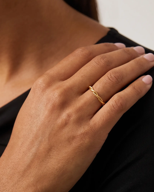 Fine Double Twist Ring